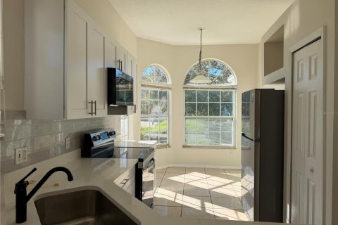 Villa ou maison à louer à Orlando, Floride: 3 chambres, 125.98 m2 № 2414956 - photo 4
