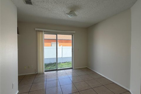 Villa ou maison à louer à Orlando, Floride: 3 chambres, 125.98 m2 № 2414956 - photo 9