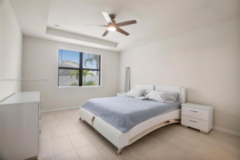 Casa en venta en Tamarac, Florida, 5 dormitorios, 265.7 m2 № 1952069 - foto 20