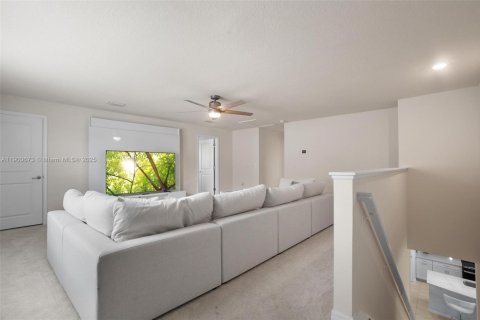 Casa en venta en Tamarac, Florida, 5 dormitorios, 265.7 m2 № 1952069 - foto 26