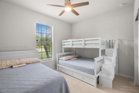 Casa en venta en Tamarac, Florida, 5 dormitorios, 265.7 m2 № 1952069 - foto 8