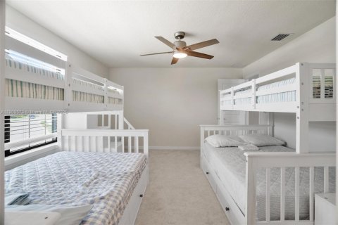 Casa en venta en Tamarac, Florida, 5 dormitorios, 265.7 m2 № 1952069 - foto 30