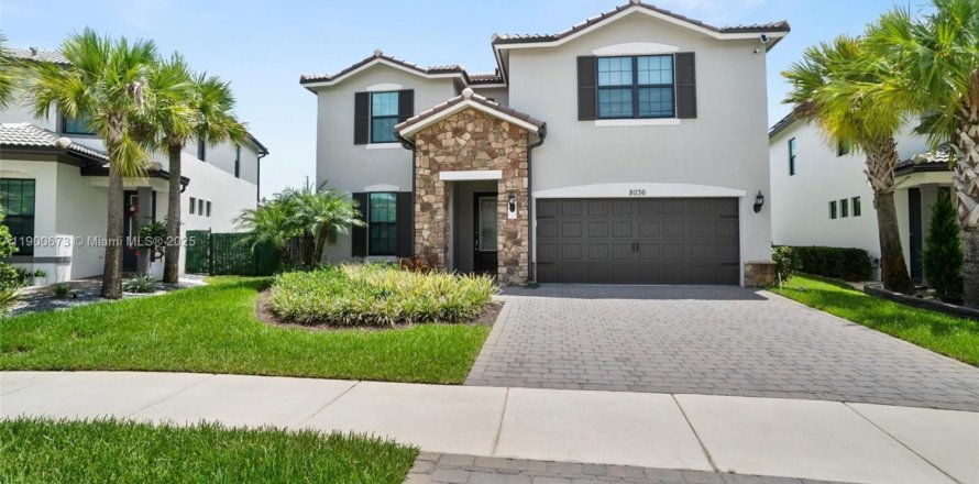 Casa en Tamarac, Florida 5 dormitorios, 265.7 m2 № 1952069