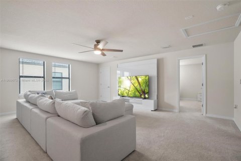 Casa en venta en Tamarac, Florida, 5 dormitorios, 265.7 m2 № 1952069 - foto 27