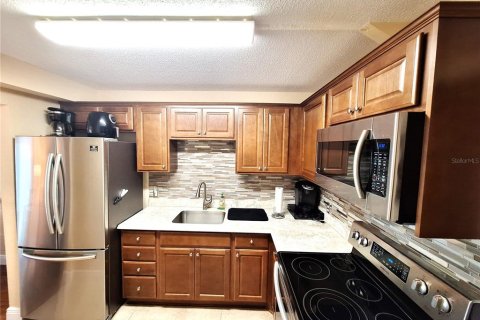 Condo in New Smyrna Beach, Florida, 1 bedroom  № 1519861 - photo 9