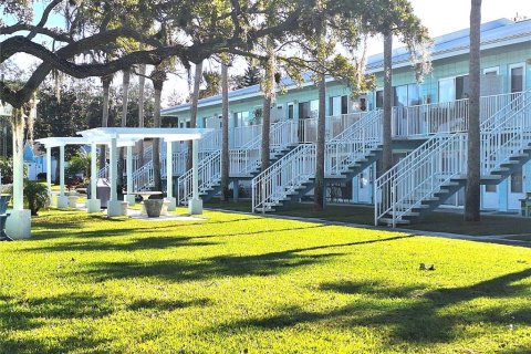 Condo in New Smyrna Beach, Florida, 1 bedroom  № 1519861 - photo 1