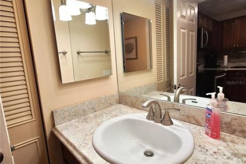 Condo in New Smyrna Beach, Florida, 1 bedroom  № 1519861 - photo 12