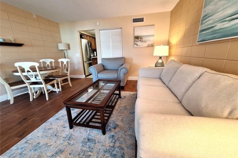 Condo in New Smyrna Beach, Florida, 1 bedroom  № 1519861 - photo 5