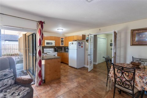 House in Miami, Florida 3 bedrooms, 131.09 sq.m. № 1892831 - photo 27