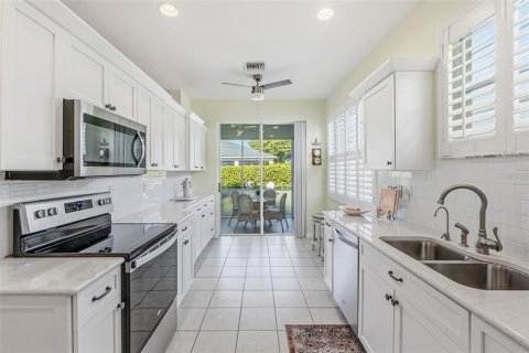 Villa ou maison à vendre à Cape Coral, Floride: 3 chambres, 137.68 m2 № 2142876 - photo 10