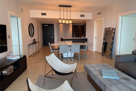 Condominio en alquiler en Miami, Florida, 2 dormitorios, 116.59 m2 № 2007938 - foto 2
