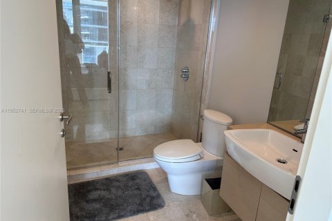 Condominio en alquiler en Miami, Florida, 2 dormitorios, 116.59 m2 № 2007938 - foto 11