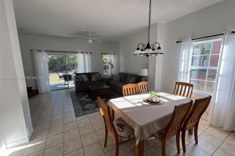 Townhouse in Kissimmee, Florida 3 bedrooms № 2189570 - photo 28