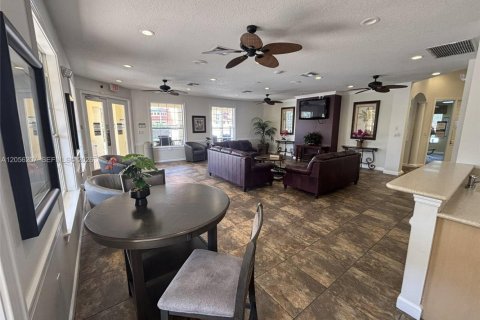 Townhouse in Kissimmee, Florida 3 bedrooms № 2189570 - photo 8