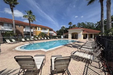 Townhouse in Kissimmee, Florida 3 bedrooms № 2189570 - photo 4