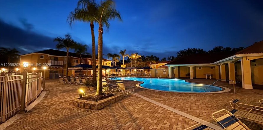 Townhouse in Kissimmee, Florida 3 bedrooms № 2189570