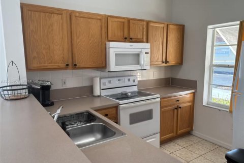 Townhouse in Kissimmee, Florida 3 bedrooms № 2189570 - photo 30