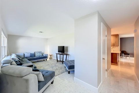 House in Winter Park, Florida 3 bedrooms, 153.01 sq.m. № 2423624 - photo 2
