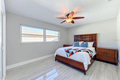 House in Winter Park, Florida 3 bedrooms, 153.01 sq.m. № 2423624 - photo 18
