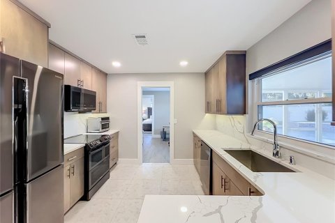 House in Winter Park, Florida 3 bedrooms, 153.01 sq.m. № 2423624 - photo 6