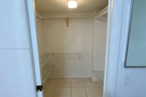 Copropriété à louer à Miami, Floride: 1 chambre, 65.5 m2 № 1857499 - photo 28