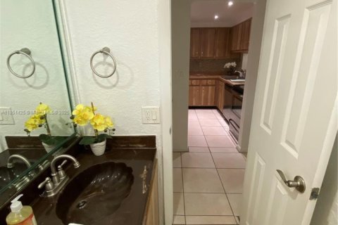 Copropriété à louer à Miami, Floride: 1 chambre, 65.5 m2 № 1857499 - photo 18