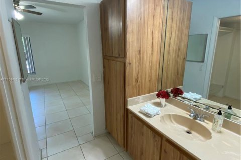 Copropriété à louer à Miami, Floride: 1 chambre, 65.5 m2 № 1857499 - photo 24