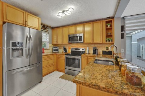 Villa ou maison à vendre à Plantation, Floride: 3 chambres, 129.13 m2 № 1990247 - photo 11