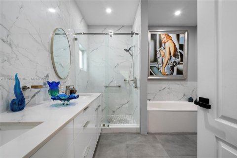 House in Miami, Florida 4 bedrooms, 172.52 sq.m. № 1874544 - photo 16