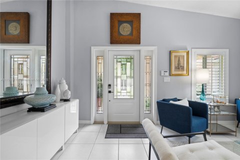House in Miami, Florida 4 bedrooms, 172.52 sq.m. № 1874544 - photo 5