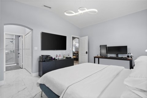 House in Miami, Florida 4 bedrooms, 172.52 sq.m. № 1874544 - photo 14
