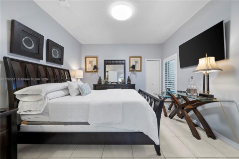 House in Miami, Florida 4 bedrooms, 172.52 sq.m. № 1874544 - photo 21