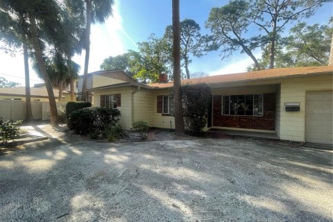 House in Tampa, Florida 3 bedrooms, 177.26 sq.m. № 1736966 - photo 3