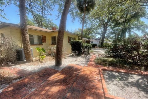House in Tampa, Florida 3 bedrooms, 177.26 sq.m. № 1736966 - photo 5