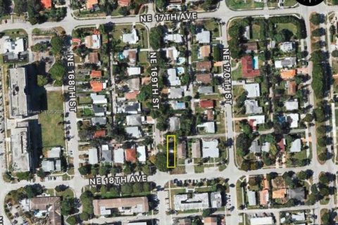 Terrain à North Miami Beach, Floride № 2078866