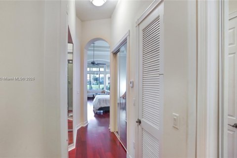 Casa en venta en Pembroke Pines, Florida, 4 dormitorios, 361.3 m2 № 1934002 - foto 15