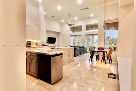 Casa en venta en Pembroke Pines, Florida, 4 dormitorios, 361.3 m2 № 1934002 - foto 26