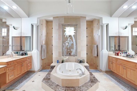 Casa en venta en Pembroke Pines, Florida, 4 dormitorios, 361.3 m2 № 1934002 - foto 16
