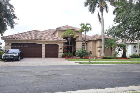 Casa en venta en Pembroke Pines, Florida, 4 dormitorios, 361.3 m2 № 1934002 - foto 2