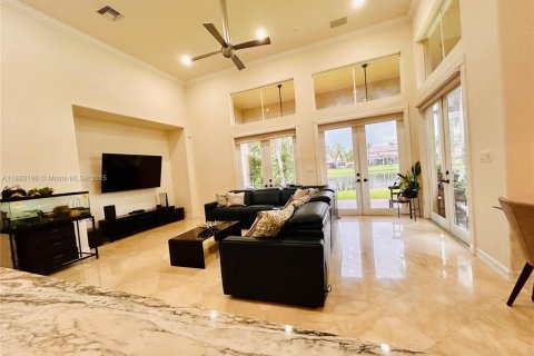 Casa en venta en Pembroke Pines, Florida, 4 dormitorios, 361.3 m2 № 1934002 - foto 27