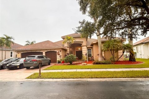 Casa en venta en Pembroke Pines, Florida, 4 dormitorios, 361.3 m2 № 1934002 - foto 29