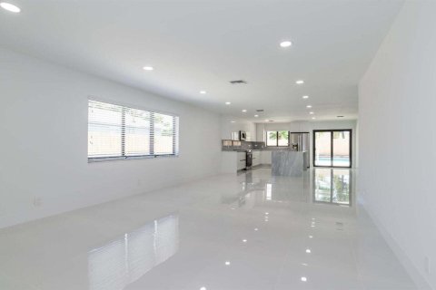 House in Boca Raton, Florida 3 bedrooms, 163.32 sq.m. № 2083502 - photo 7