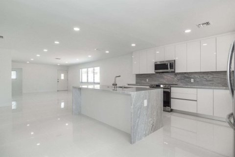 House in Boca Raton, Florida 3 bedrooms, 163.32 sq.m. № 2083502 - photo 11