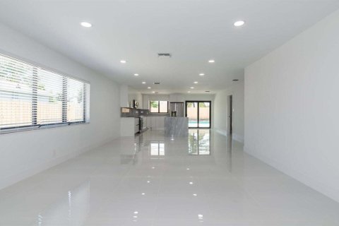House in Boca Raton, Florida 3 bedrooms, 163.32 sq.m. № 2083502 - photo 4