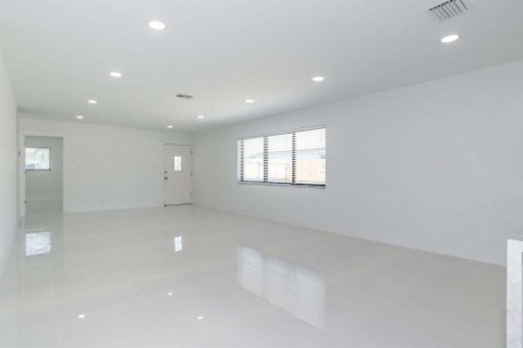 House in Boca Raton, Florida 3 bedrooms, 163.32 sq.m. № 2083502 - photo 12
