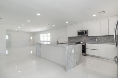House in Boca Raton, Florida 3 bedrooms, 163.32 sq.m. № 2083502 - photo 3