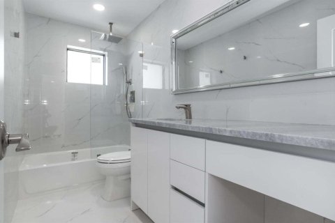 House in Boca Raton, Florida 3 bedrooms, 163.32 sq.m. № 2083502 - photo 20