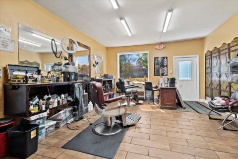 Commercial property in West Palm Beach, Florida № 2146907 - photo 21