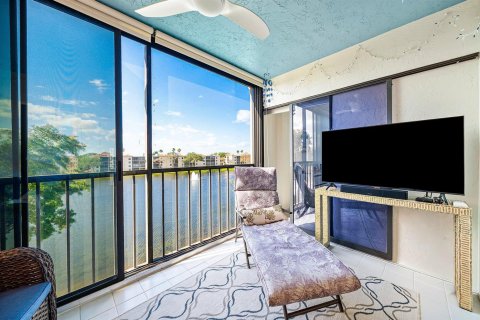 Condo in Delray Beach, Florida, 2 bedrooms  № 2251470 - photo 27