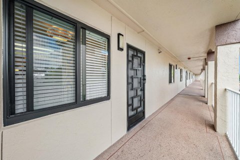 Condo in Delray Beach, Florida, 2 bedrooms  № 2251470 - photo 2